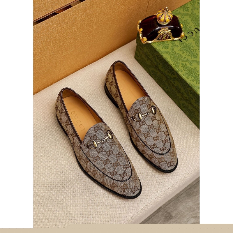 G*u*i leather shoes